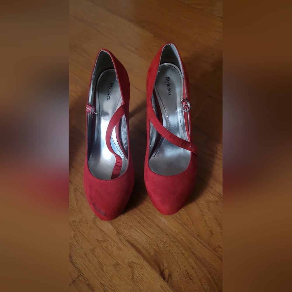 Shoes - Picture 2 of 3